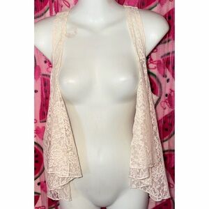 🤍 BONGO Lace Vest